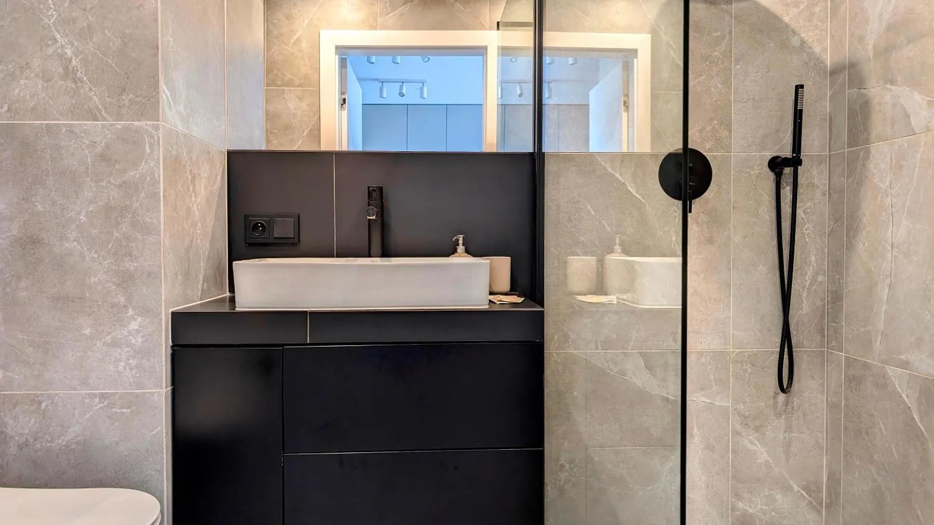 Zablocie 19A By Homeprime Krakow Apartment